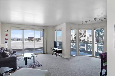 2777 Paradise Rd #305, Las Vegas, NV 89109