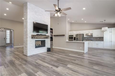 9801 Pinnacle Pass Dr, Las Vegas, NV 89117
