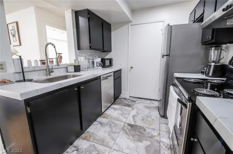 200 Mission Laguna Ln #205, Las Vegas, NV 89107