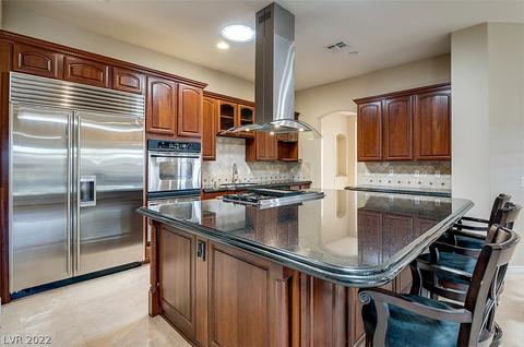 5915 Sierra Bonita Ct, Las Vegas, NV 89149