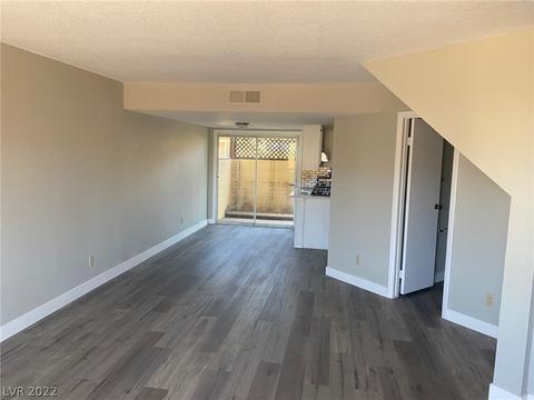 527 Kristin Ln, Henderson, NV 89011