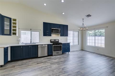 5032 Saint Annes Dr, Las Vegas, NV 89149