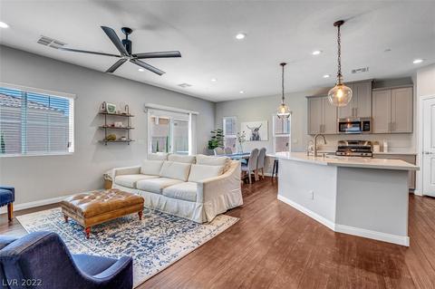 319 Cadence Vista Dr, Henderson, NV 89015