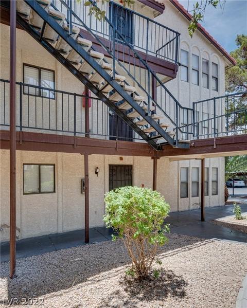 2080 Karen Ave #77, Las Vegas, NV 89169