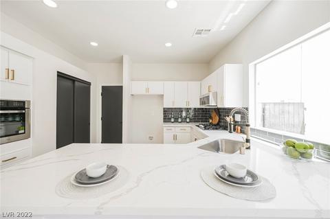 3925 Amadeus Ct, Las Vegas, NV 89119