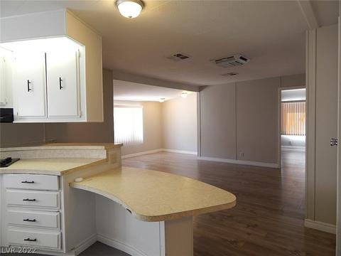 6091 Carlsbad Ave, Las Vegas, NV 89156