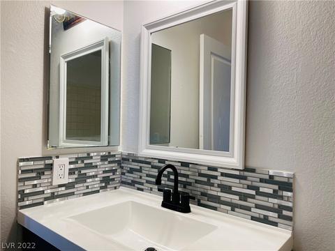 4211 Rollingstone Dr, Las Vegas, NV 89103