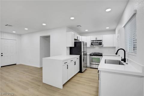 2001 Poplar Ave, Las Vegas, NV 89101