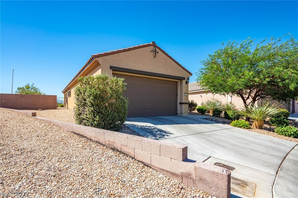  2292 Saint Avertine Ln, Henderson, NV 89044 photo 2