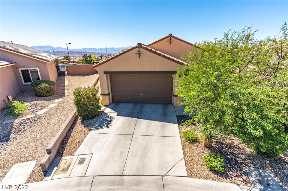  2292 Saint Avertine Ln, Henderson, NV 89044 photo 4