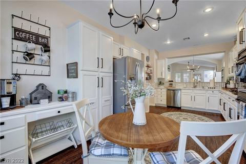5004 Pounding Surf Ave, Las Vegas, NV 89131