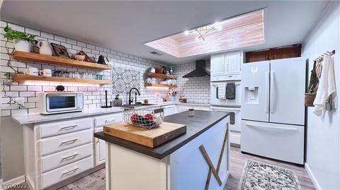 3816 Atlantis St, Las Vegas, NV 89121