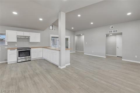 2217 Santa Rosa Dr, Las Vegas, NV 89104