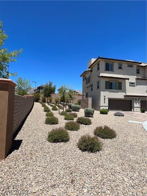 197 Petaluma Valley Dr, Las Vegas, NV 89138