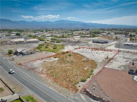2101 Red Rock Dr, Pahrump, NV 89048