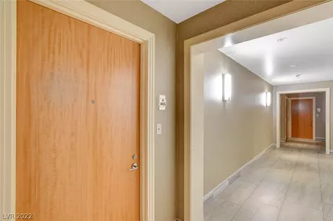 322 Karen Ave #805, Las Vegas, NV 89109