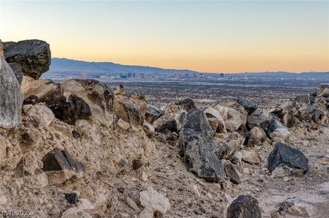 643 Alpine Smt, Henderson, NV 89012