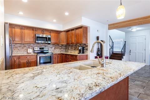 733 Spyglass Ln, Las Vegas, NV 89107