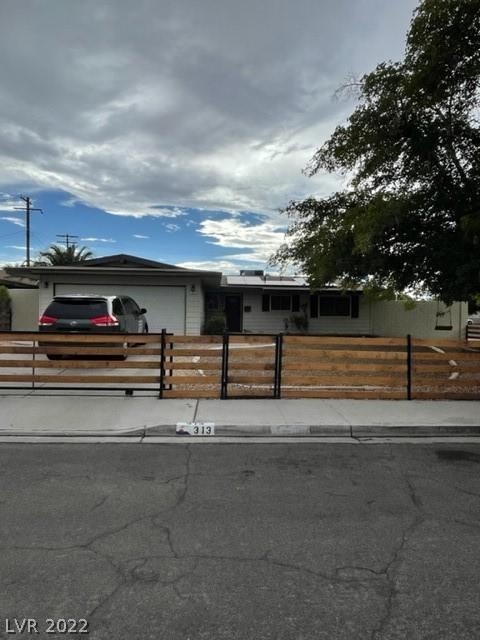 313 Fuchia Cir, Las Vegas, NV 89107