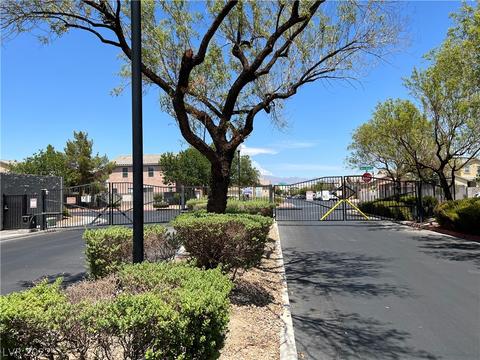 2612 Living Rock St, Las Vegas, NV 89106
