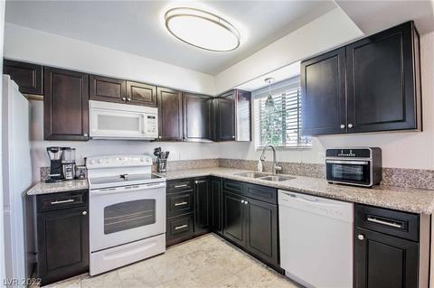 2725 S Nellis Blvd #2119, Las Vegas, NV 89121