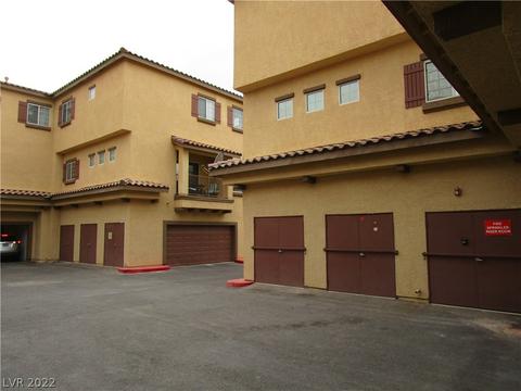 5940 Palmilla St #4, North Las Vegas, NV 89031