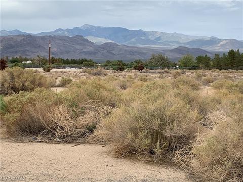 5221 S Squaw Valley Rd, Pahrump, NV 89061