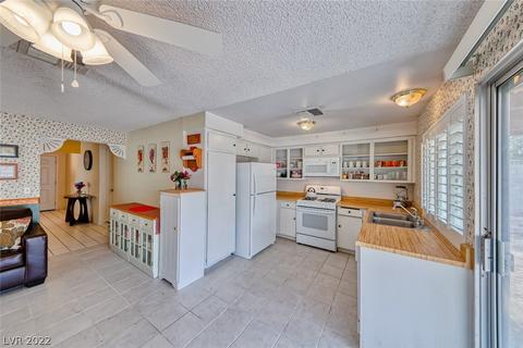 6239 Meadow Lark Ln, Las Vegas, NV 89103