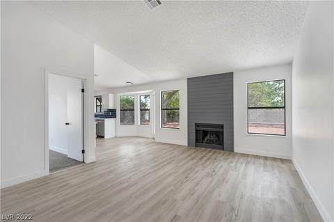 3925 Aspencrest Dr, Las Vegas, NV 89108