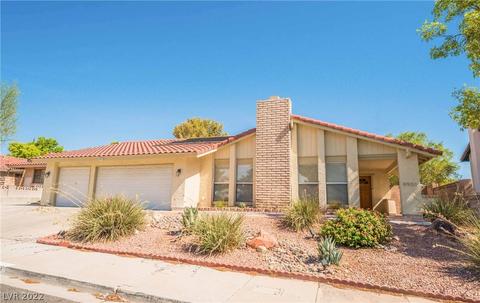 8900 Silvagni Dr, Las Vegas, NV 89117