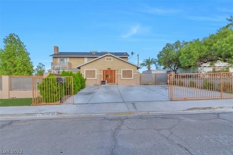 2752 Phoenix St, Las Vegas, NV 89121