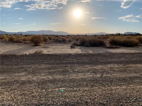 981 E Jacaranda St, Pahrump, NV 89048