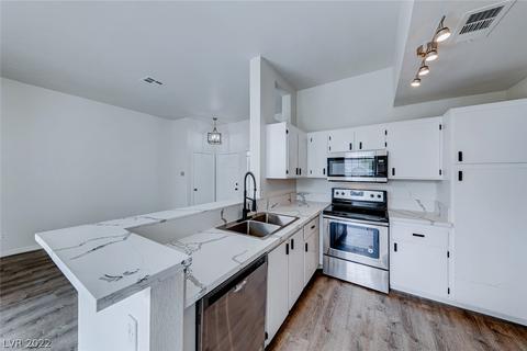 3150 Soft Breezes Dr #2208, Las Vegas, NV 89128