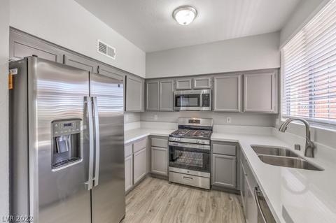 7628 Pacific Hills Ave #201, Las Vegas, NV 89128
