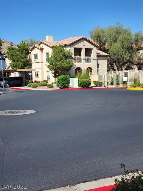 3810 Juno Beach St #203, Las Vegas, NV 89129