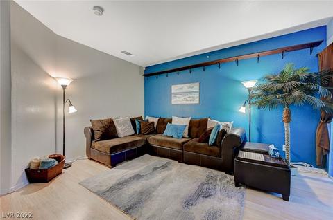6480 Annie Oakley Dr #321, Las Vegas, NV 89120
