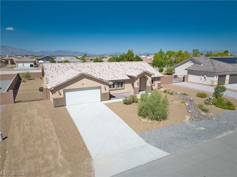 4820 Honey Locust Dr, Pahrump, NV 89061