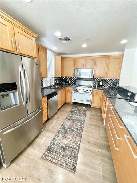 67 E Agate Ave #308, Las Vegas, NV 89123