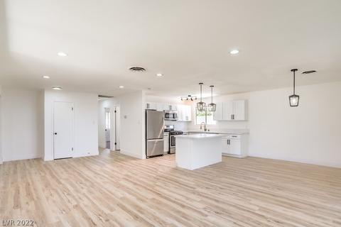 3112 Vegas Valley Dr, Las Vegas, NV 89121