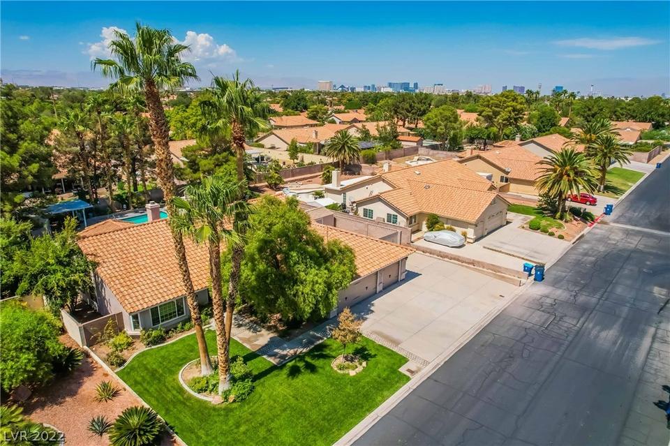  7581 Demona Dr, Las Vegas, NV 89123 photo 89