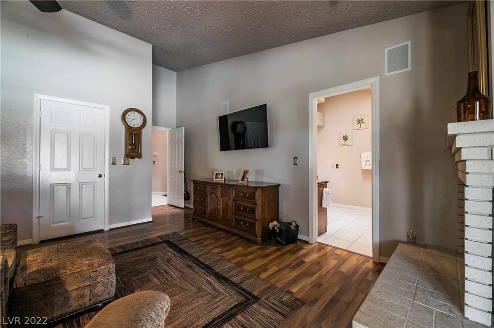  7581 Demona Dr, Las Vegas, NV 89123 photo 37