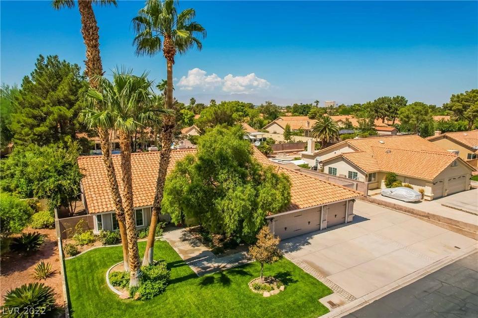  7581 Demona Dr, Las Vegas, NV 89123 photo 78