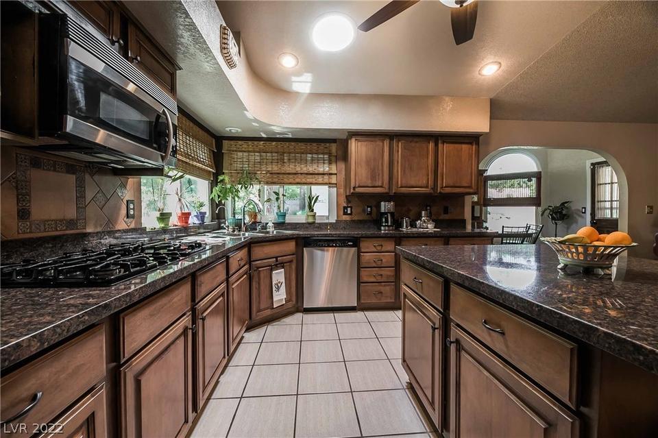  7581 Demona Dr, Las Vegas, NV 89123 photo 17
