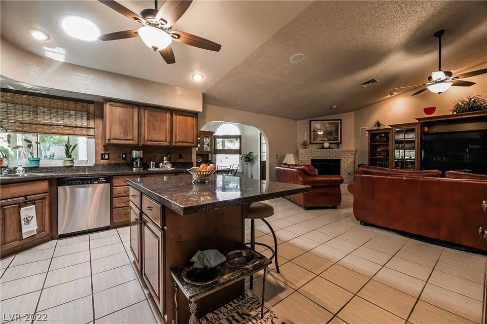  7581 Demona Dr, Las Vegas, NV 89123 photo 18