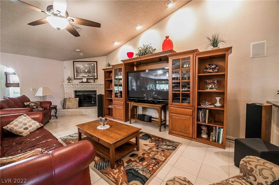  7581 Demona Dr, Las Vegas, NV 89123 photo 11