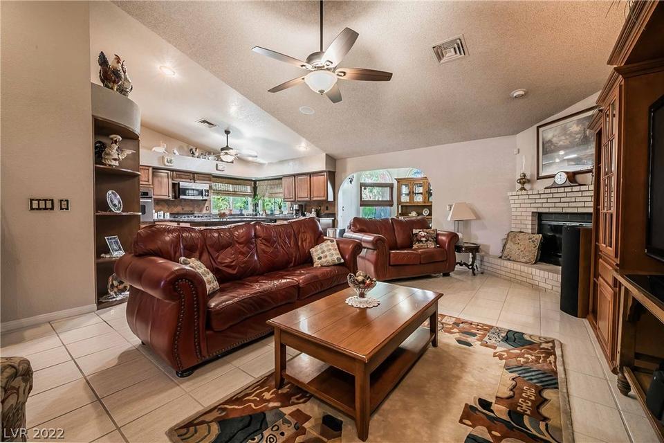  7581 Demona Dr, Las Vegas, NV 89123 photo 12