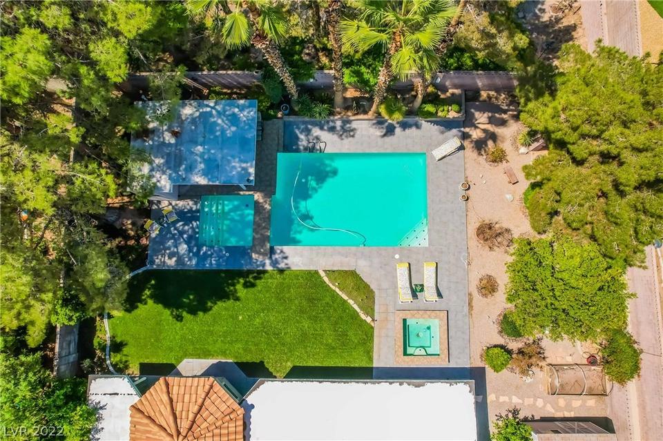  7581 Demona Dr, Las Vegas, NV 89123 photo 2