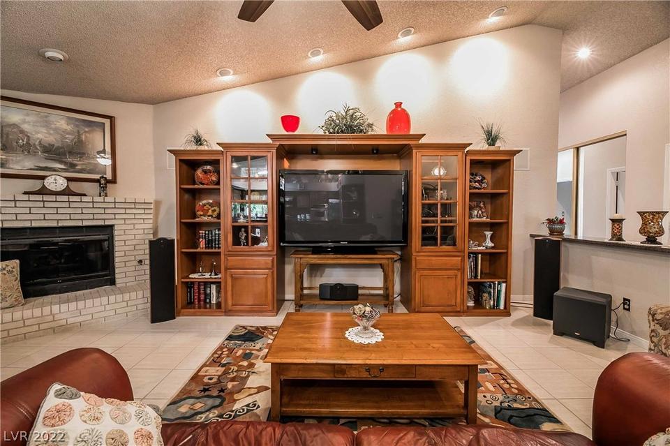  7581 Demona Dr, Las Vegas, NV 89123 photo 10
