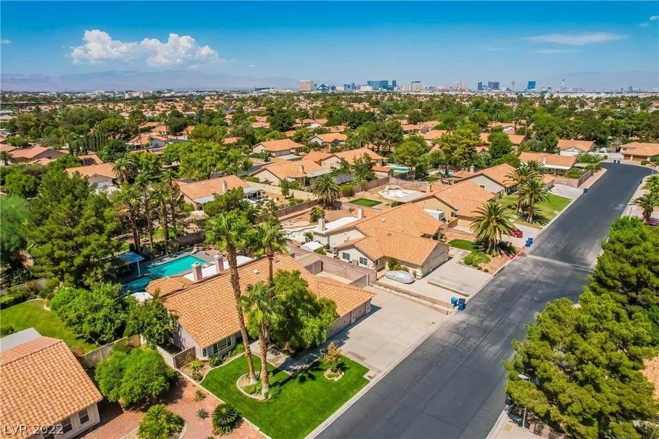  7581 Demona Dr, Las Vegas, NV 89123 photo 88