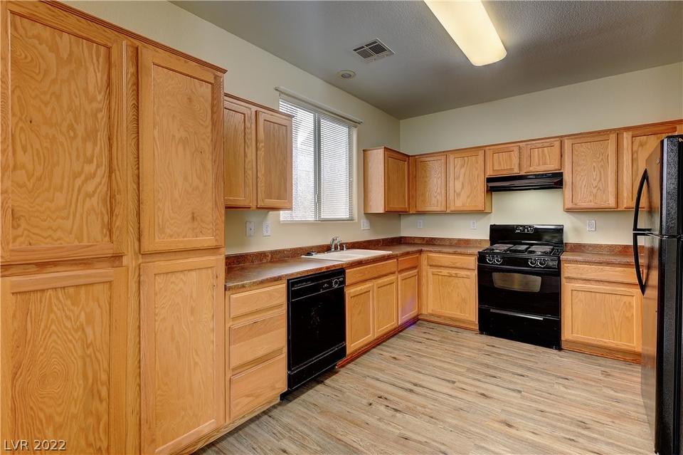  1332 Sun Village Ave, Las Vegas, NV 89183 photo 7